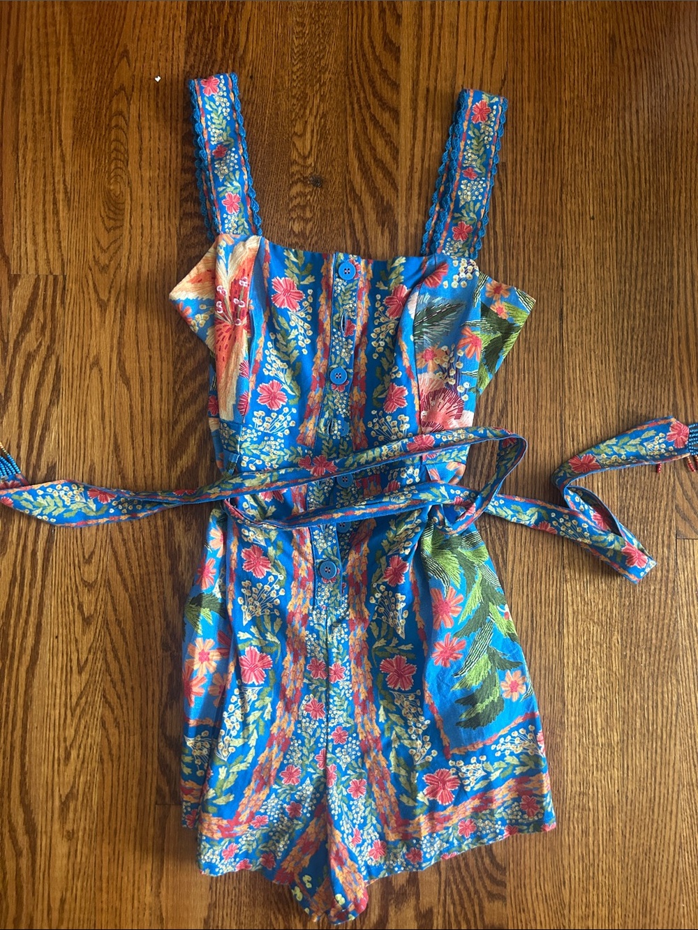 Women’s Farm Rio Blue Floral Romper with Belt Medium